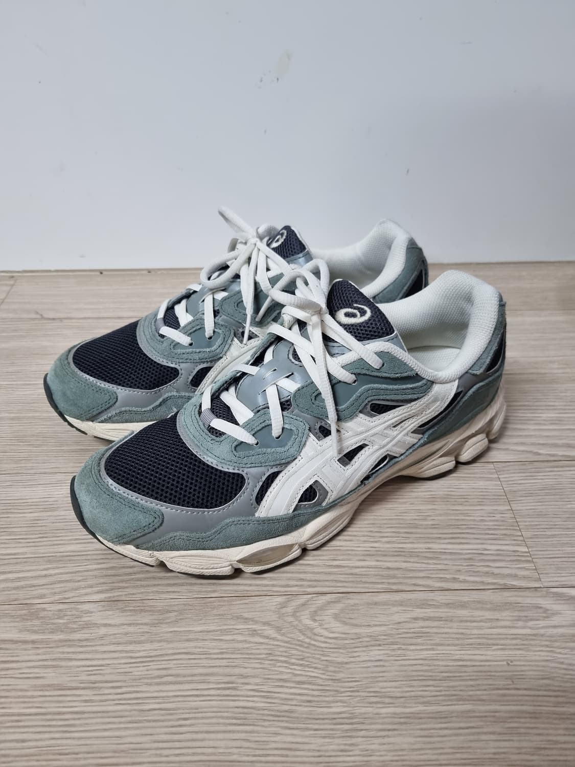 [270] 아식스 젤 NYC 그래파이트 그레이 상품이미지1