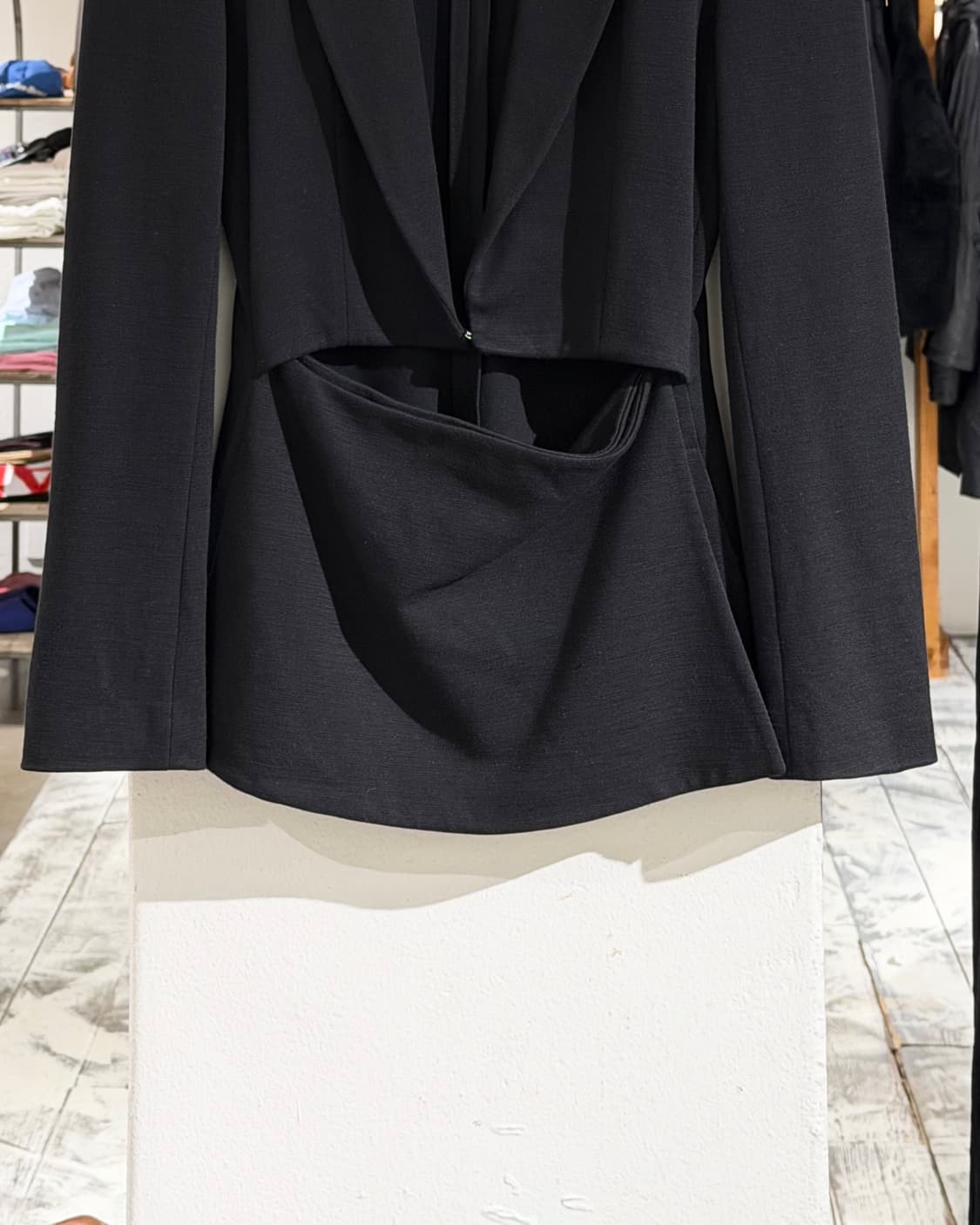 메종 마르지엘라 블랙 프론트 컷아웃 자켓 상품이미지5