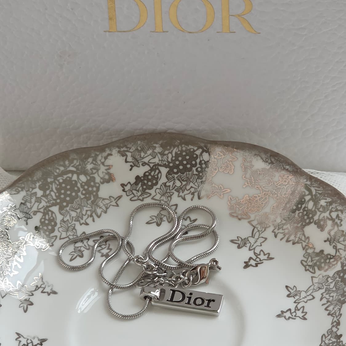 디올 은장 세로바 세로플레이트 dior 로고 펜던트 목걸이 상품이미지2