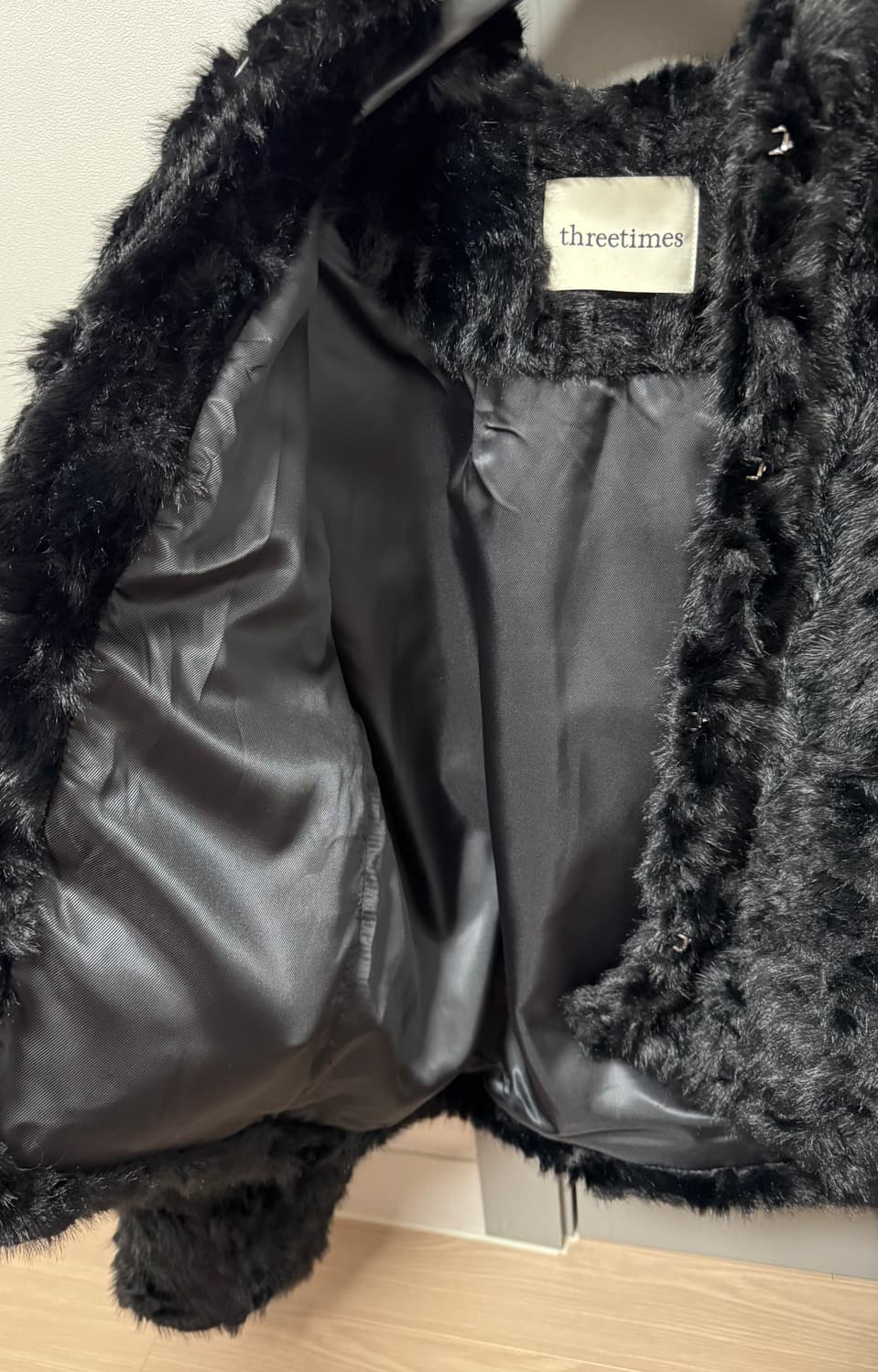 쓰리타임즈 리본 타이 퍼 자켓 - 블랙 상품이미지6