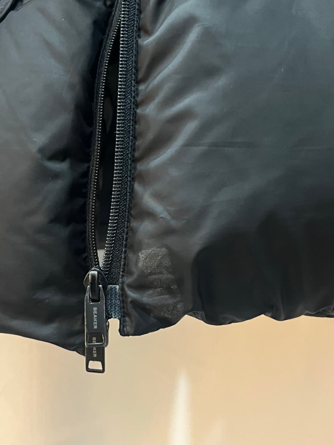 비이커 구스다운 오버핏 패딩 블랙 2 상품이미지8