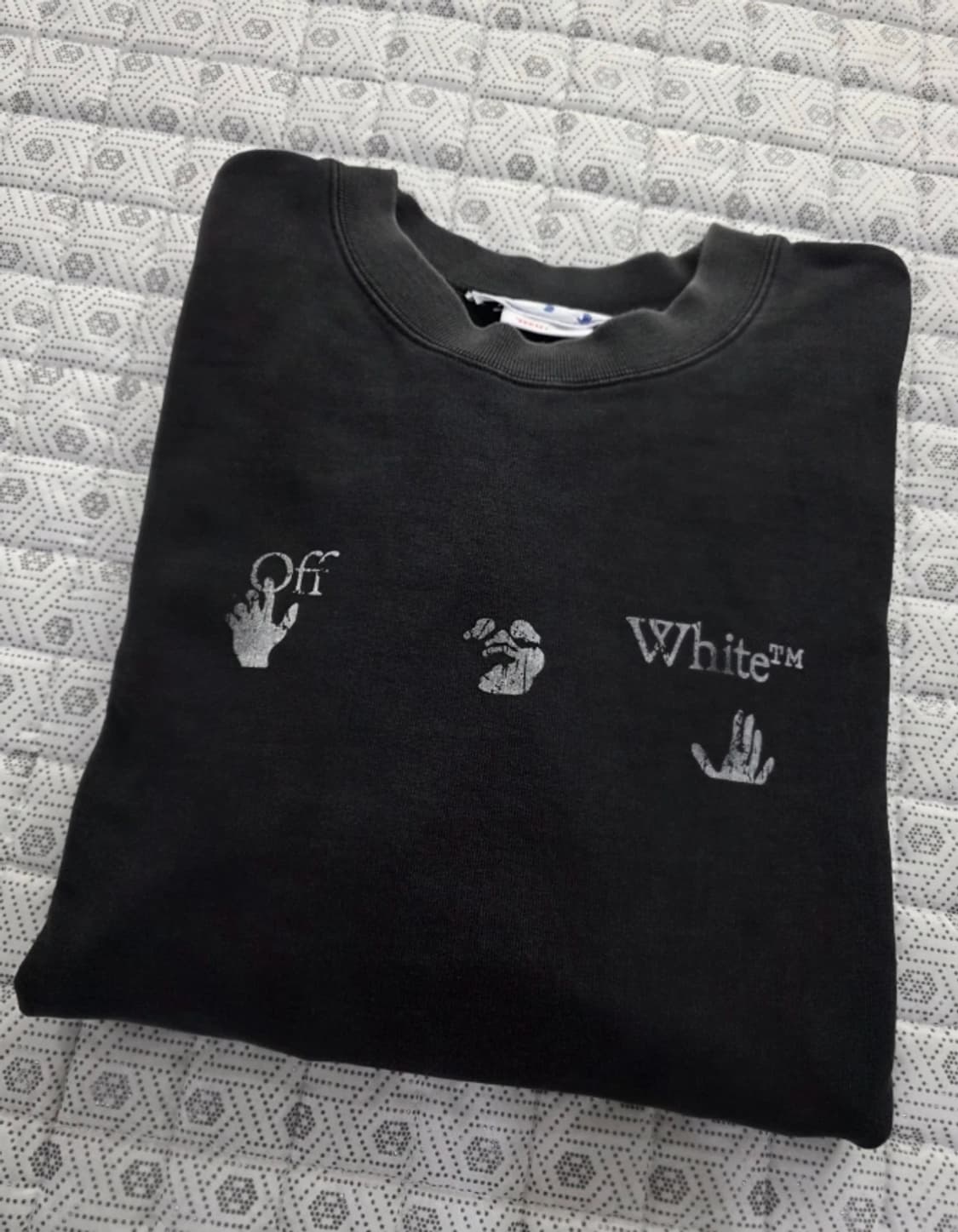 오프화이트 블랙 맨투맨 100 상품이미지4