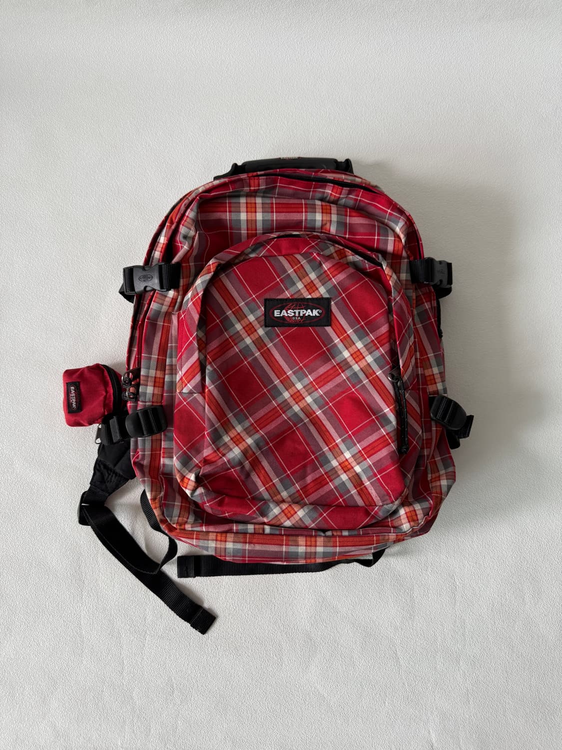 이스트팩(EASTPAK) 체크 백팩 상품이미지1