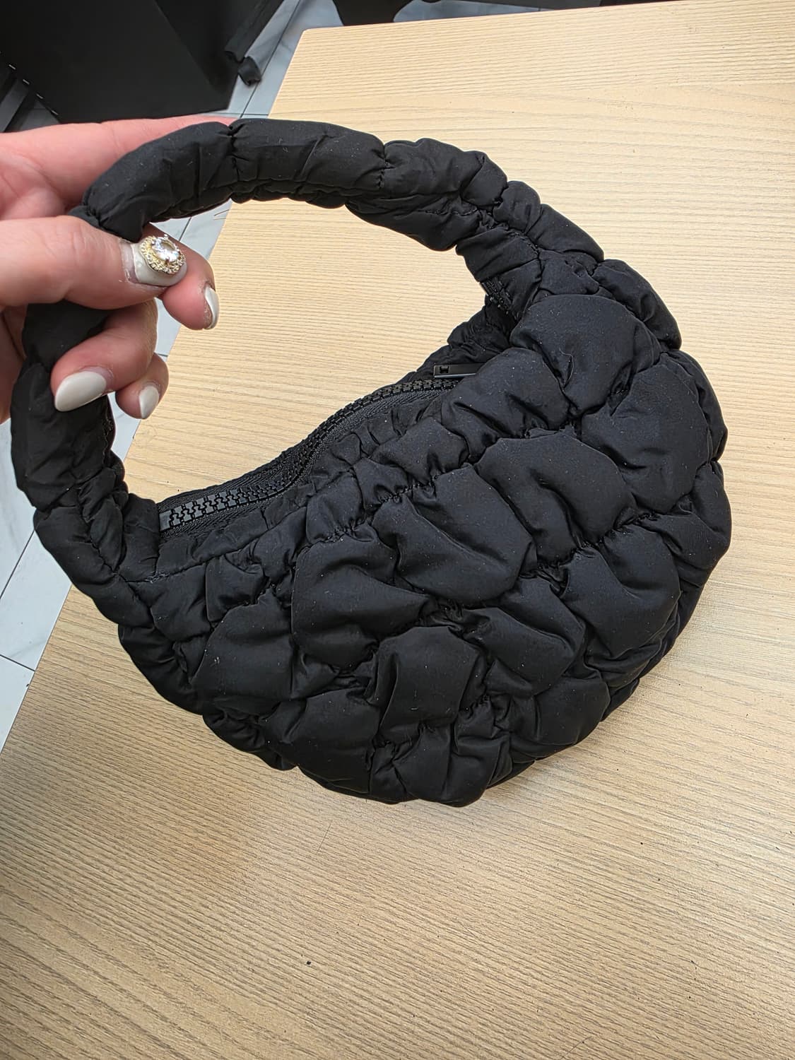 코스 COS 마이크로 미니 구름백 상품이미지1