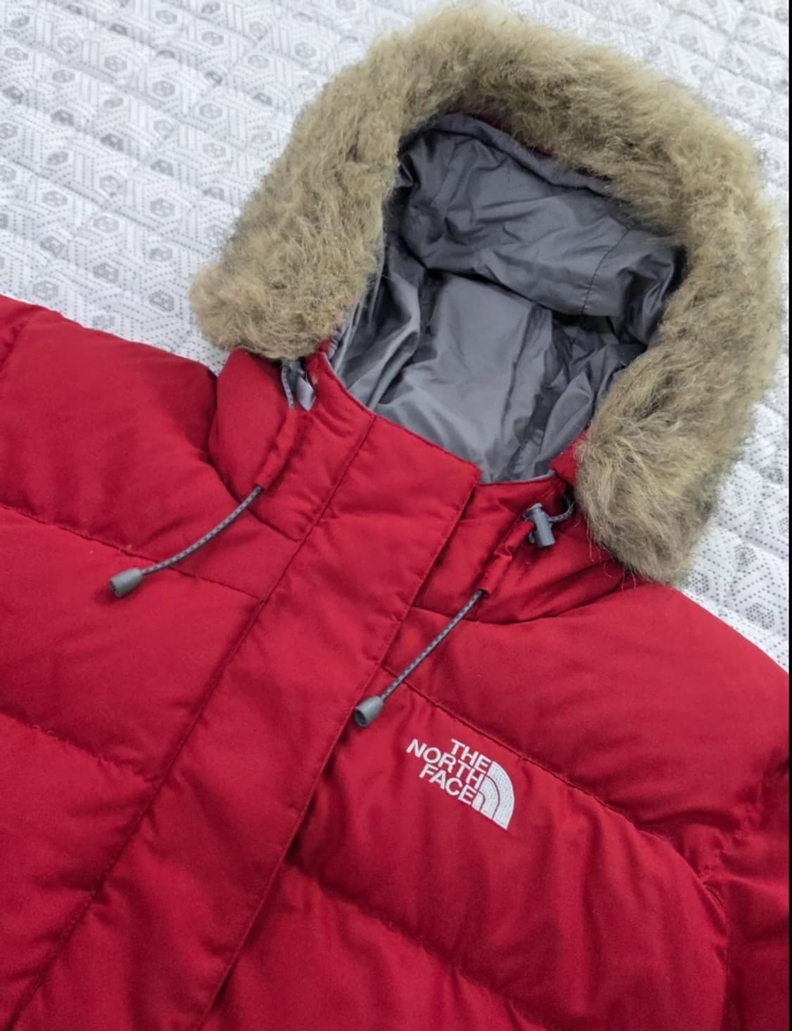 노스페이스 여성 550 패딩 M사이즈 상품이미지1