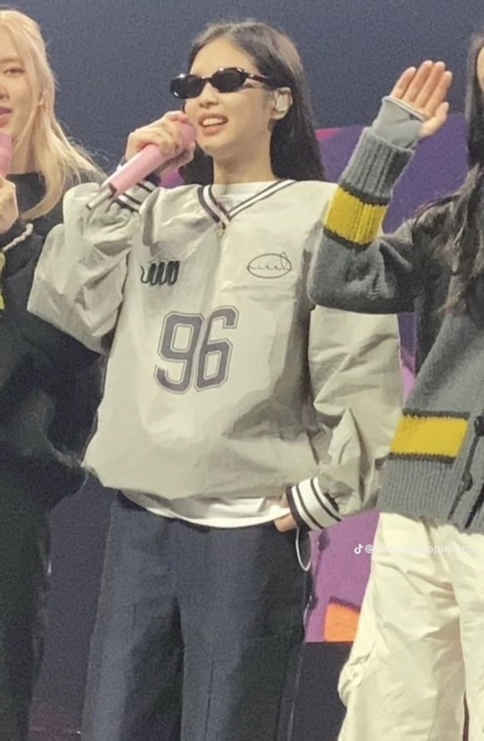 젠틀몬스터 반도네온 블랙 제니 착용 상품이미지2