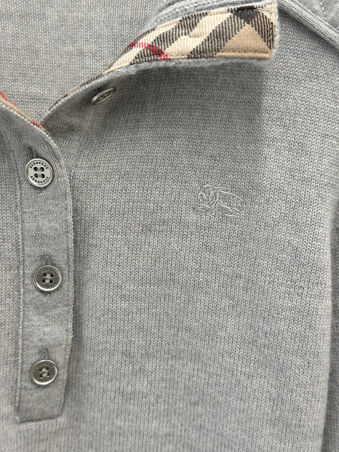 버버리 기마로고 그레이 버튼 카라 울 니트 상품이미지8