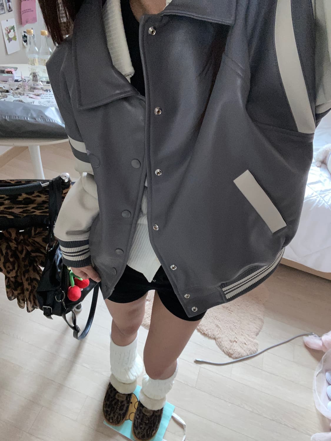 네스티팬시클럽 가죽재질 바시티재킷 상품이미지4