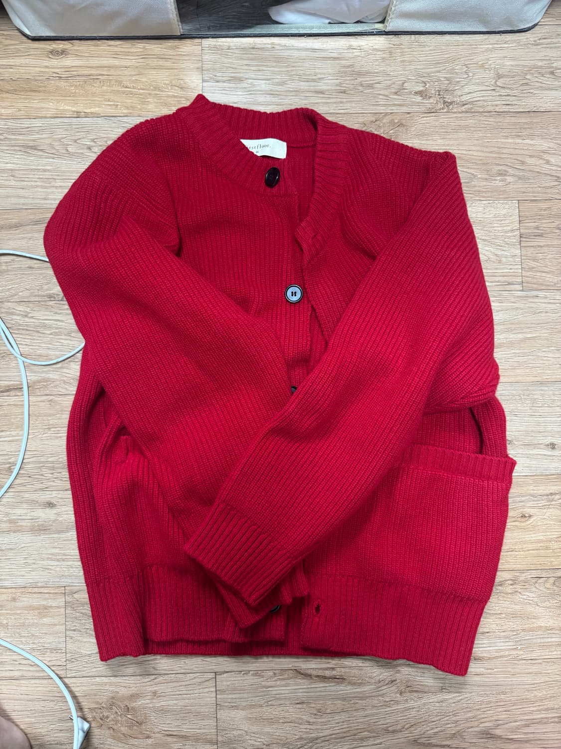 퍼스트플로어 라운드넥 가디건 비비드레드 46 상품이미지2