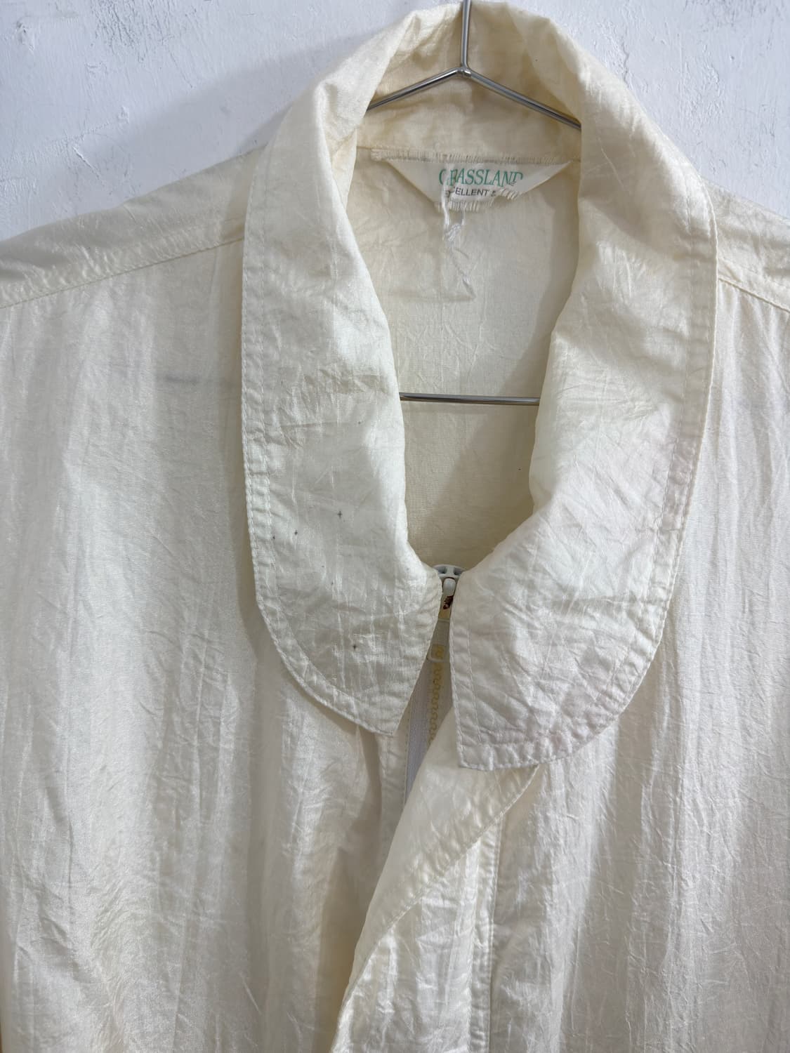 white bomber jacket 상품이미지3