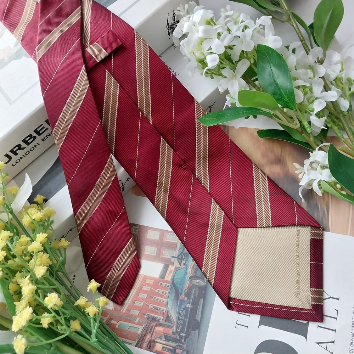 버버리 실크 버건디 스트라이프 넥타이 9cm A+~A등급 K1465
 상품이미지5