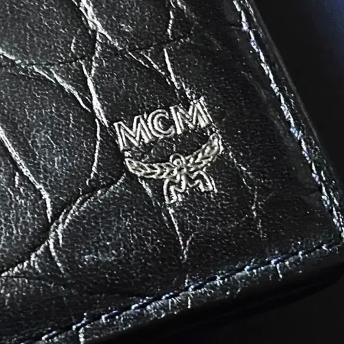 [정품] MCM 엠씨엠 크로커다일 소가죽 남성용 반지갑 상품이미지2