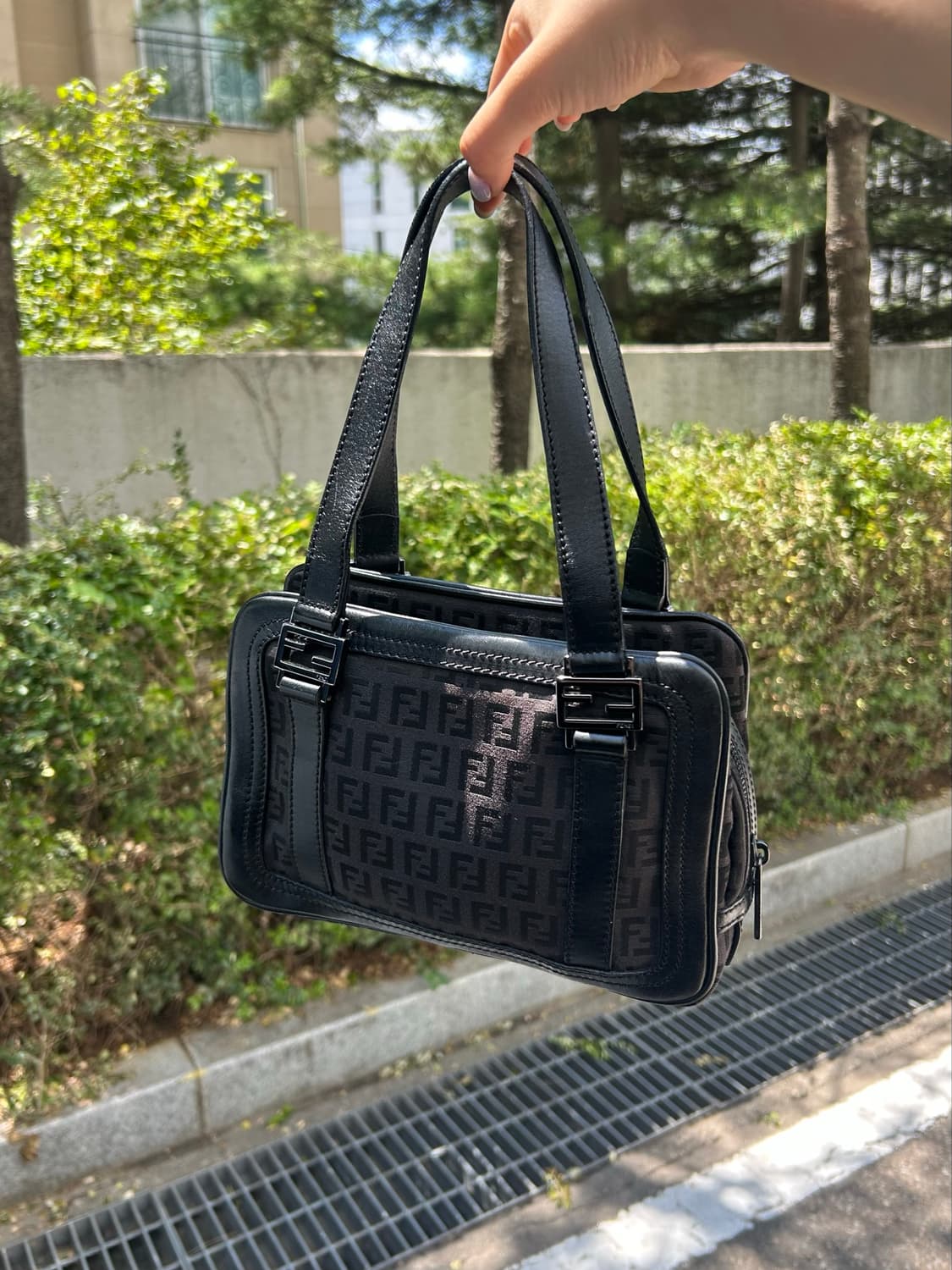 시크🖤)) 펜디 주카 미니 바게트 숄더백 상품이미지1