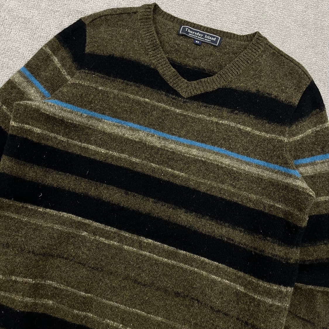 95 Thursday Island 스트라이프 브이넥 니트 상품이미지2