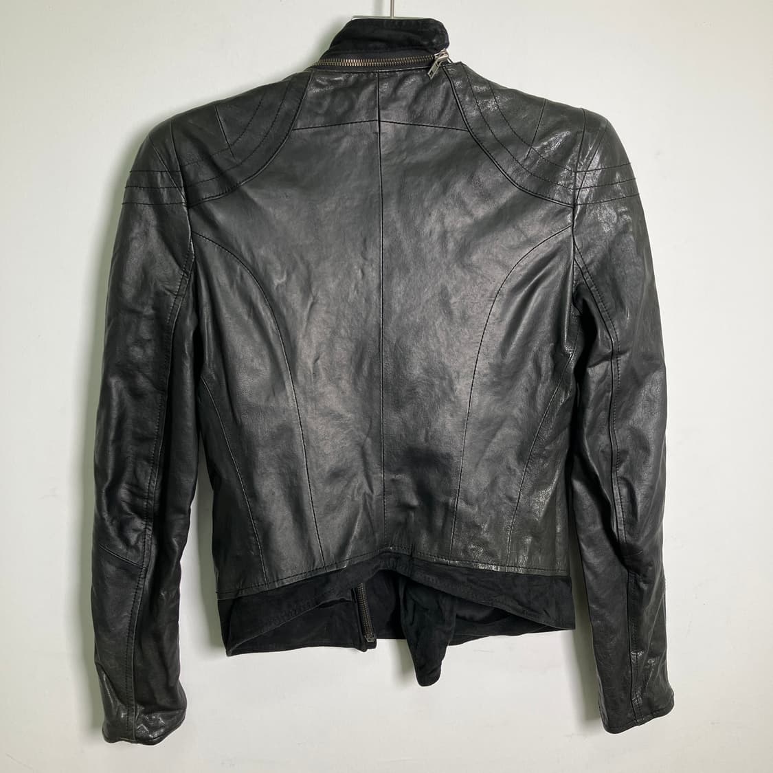 시스템 비대칭 사선 하이넥 램스킨 자켓  상품이미지8