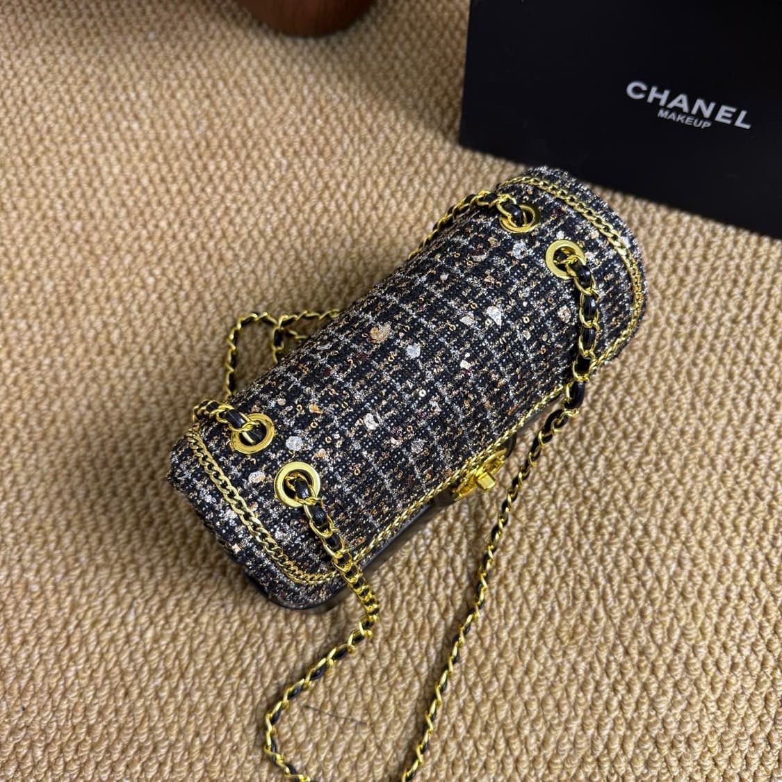 샤넬VIC 리미티드 러프 트위드 플립 커버백 블랙 상품이미지5