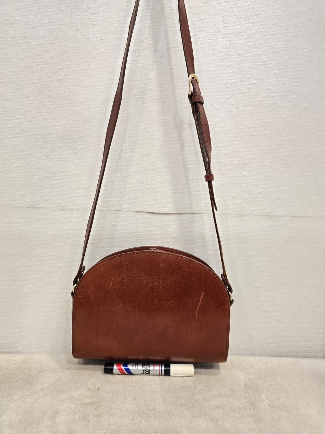 A.P.C 아페쎄 하프문 브라운 크로스백 가방 상품이미지2