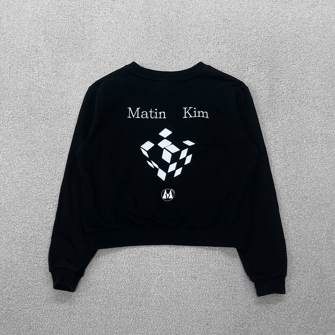 마뗑킴 루빅 큐브 맨투맨 블랙 상품이미지2