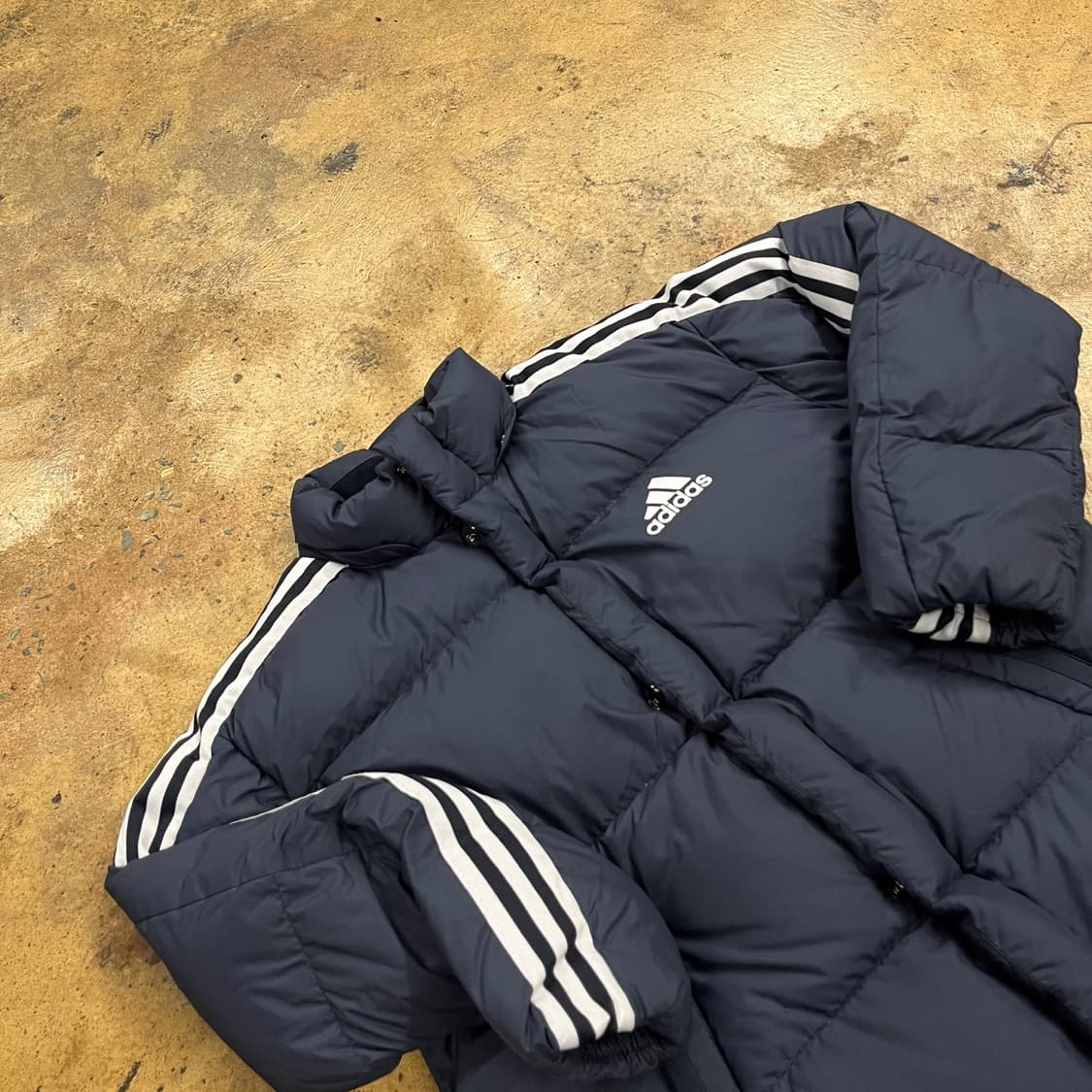 아디다스 네이비 아디다스 패딩  상품이미지1
