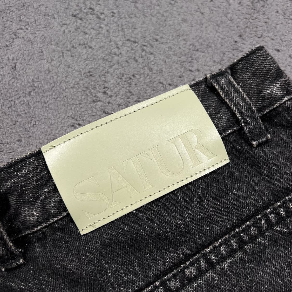 SATUR 세터 워싱 흑청 데님 팬츠 상품이미지5