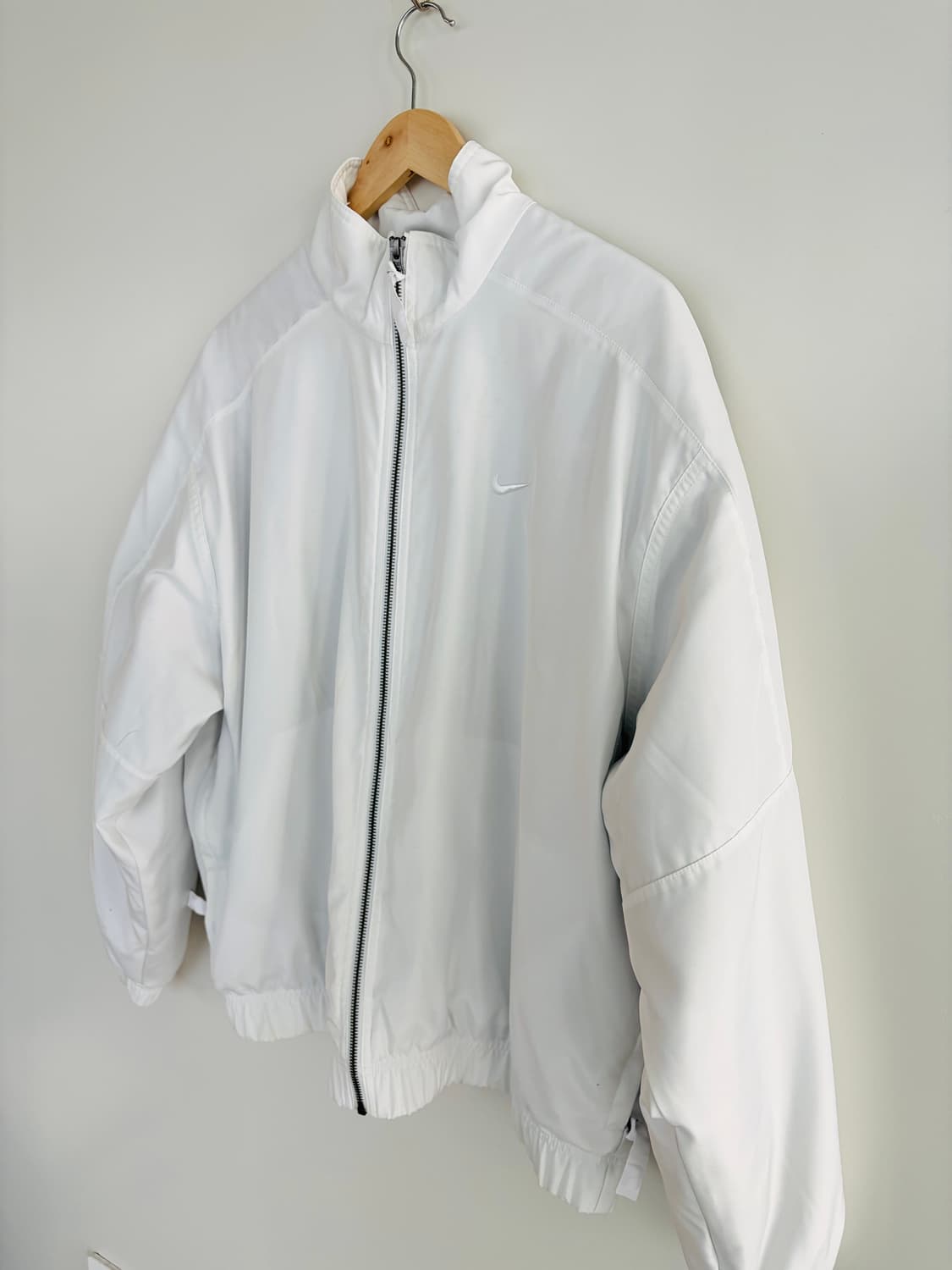 나이키 솔로 스우시 새틴 봄버 자켓 에일 써미트 상품이미지2