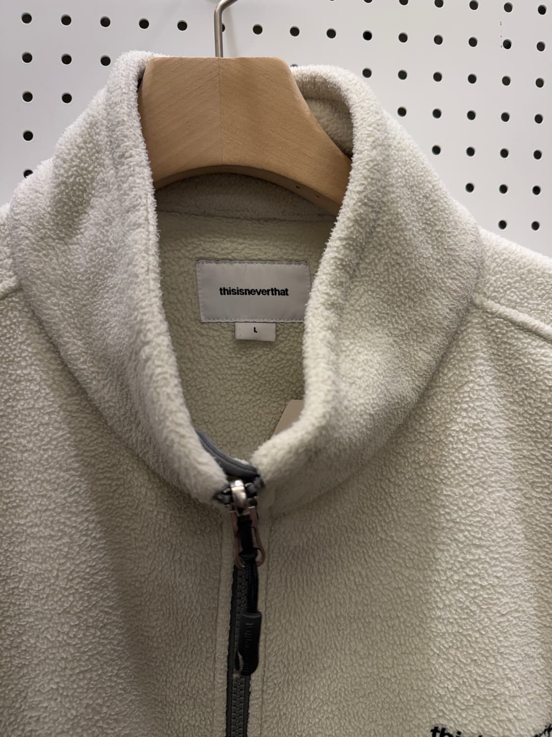 디스이즈네버댓 빅로고 아이보리 플리스 집업 U139 상품이미지5