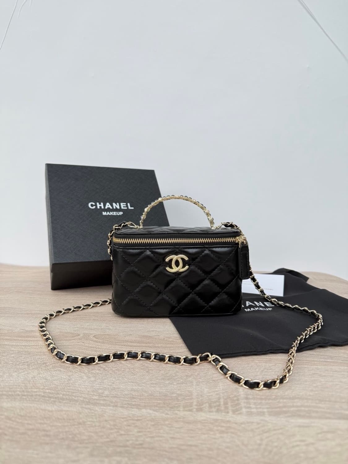 샤넬VIP 진주펄 장식 핸들 베니티백 샤넬 코스메틱  상품이미지10