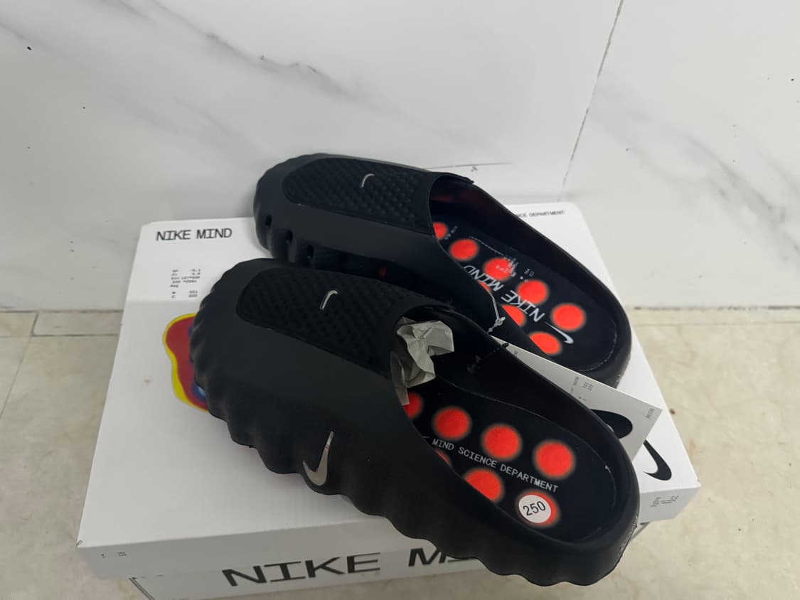 나이키 마인드 001 블랙 크롬

 상품이미지2