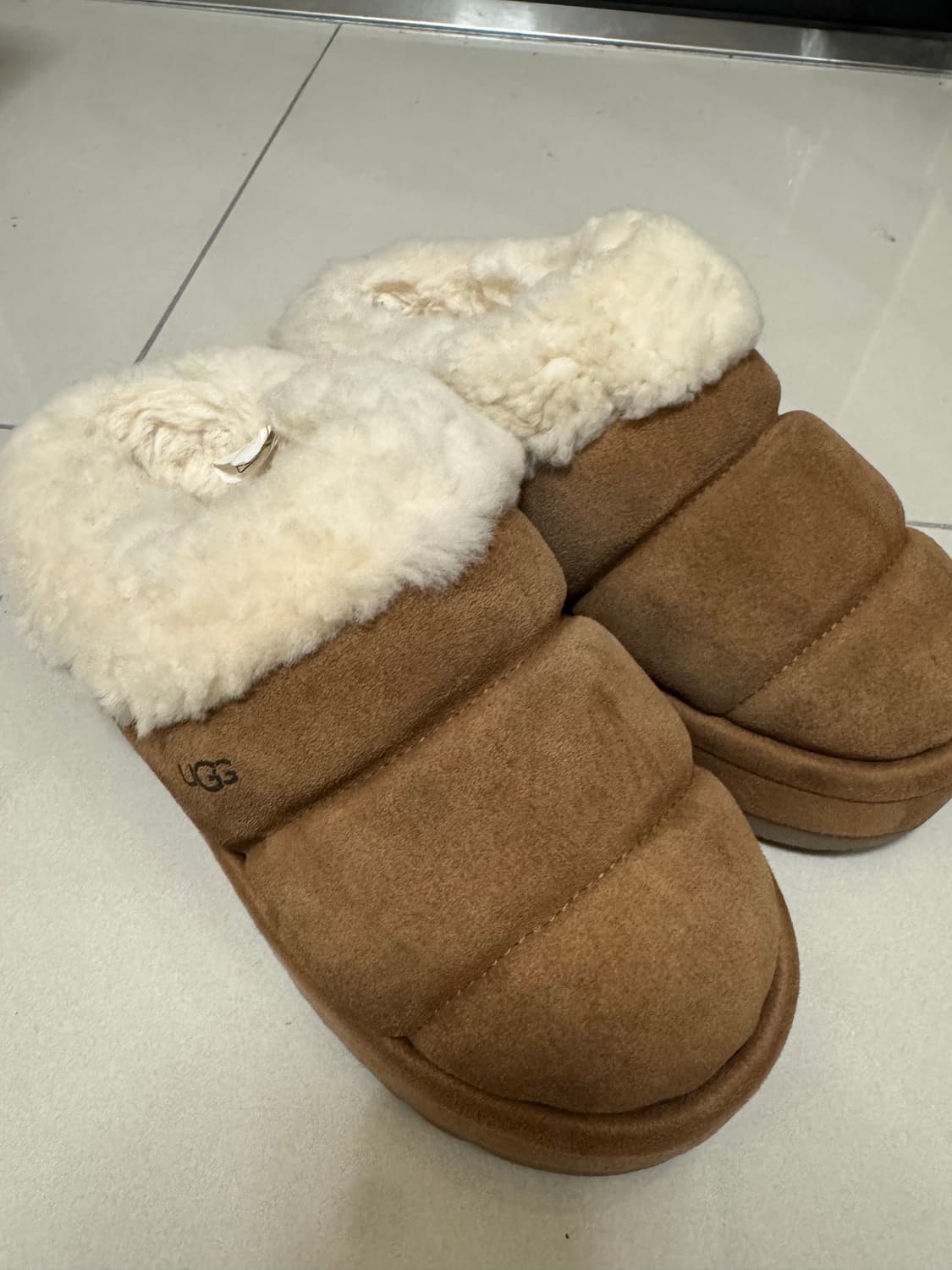 어그 타즐리타 체스트넛 240 상태 매우좋음 세탁완료 상품이미지3