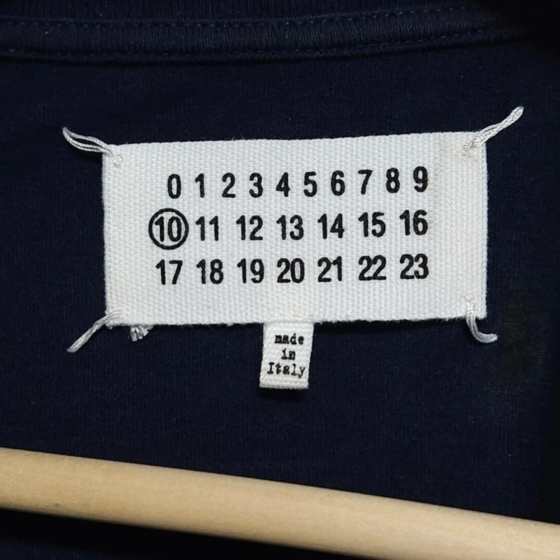 95 MARGIELA 메종마르지엘라 브이넥 반팔티 네이비 상품이미지6
