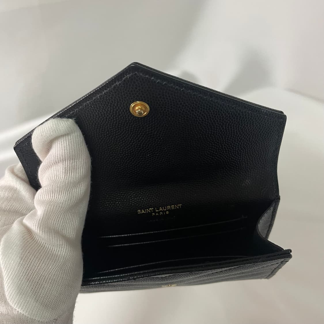 생로랑 마틀라세 플랩 카드지갑 블랙/금장 상품이미지10