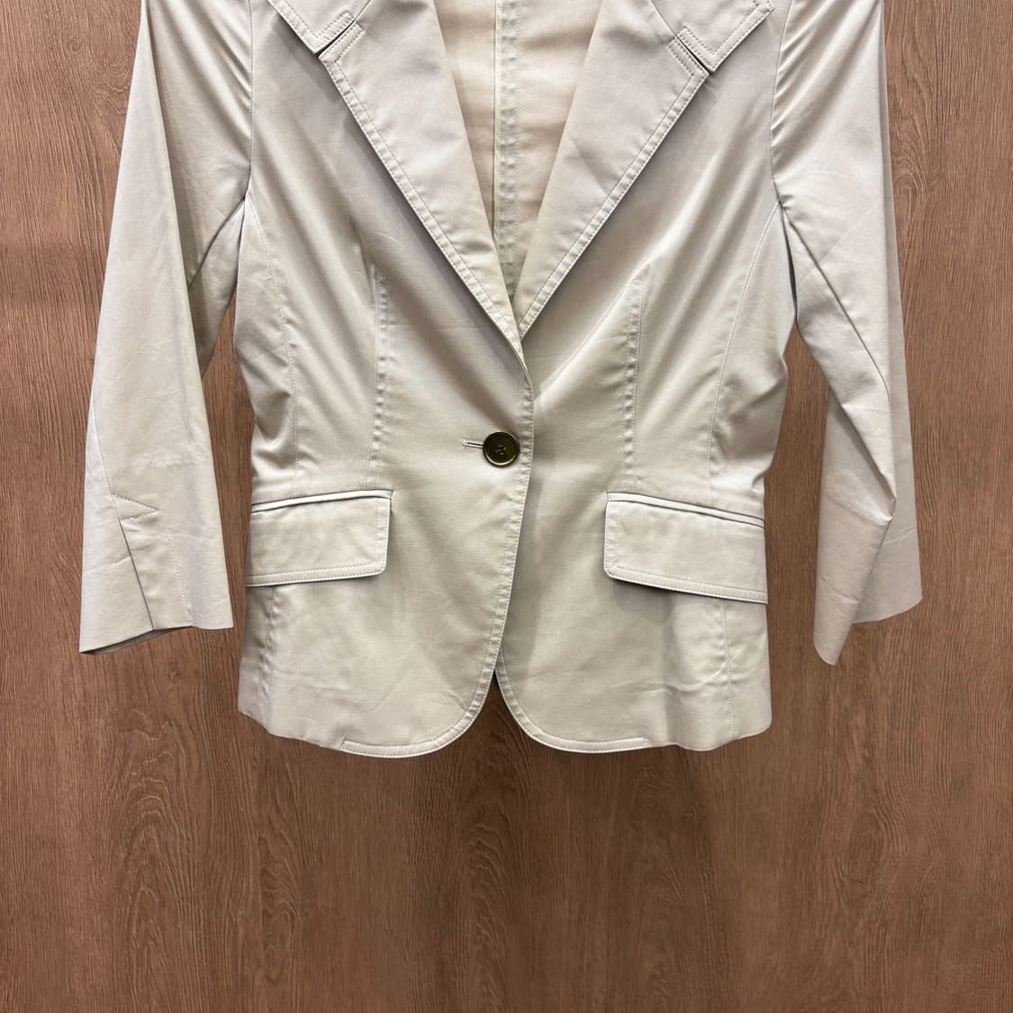 버버리 런던 코튼 블레이저 싱글 브레스티드 노치드 라펠 디테일 아이보리 상품이미지5