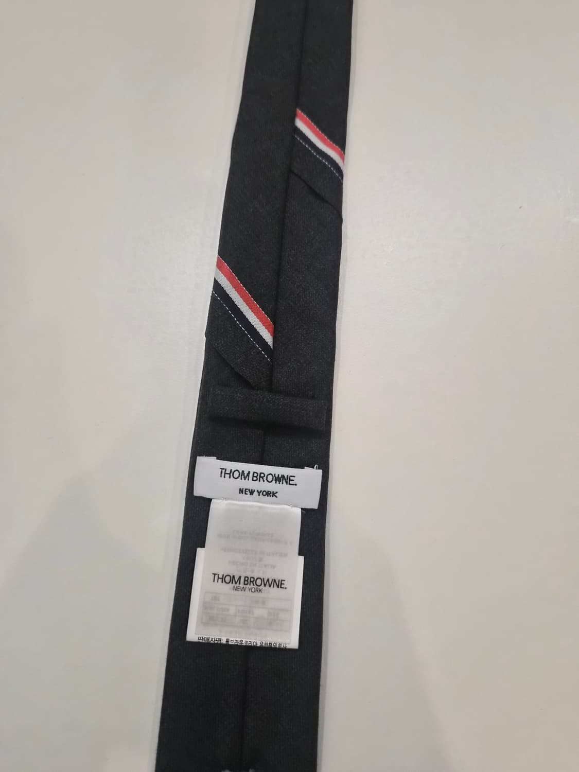 톰브라운 삼선 넥타이 다크 그레이 상품이미지5