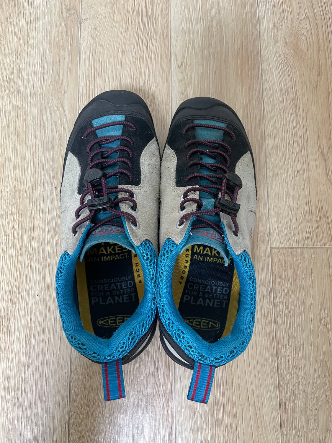 킨 KEEN 스웨이드 운동화 240 상품이미지3