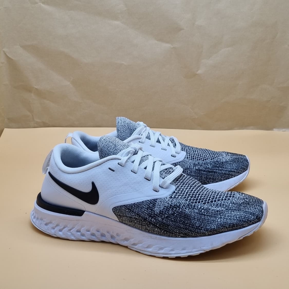 나이키 오딧세이 리액트2 플라이니트245. 상품이미지1