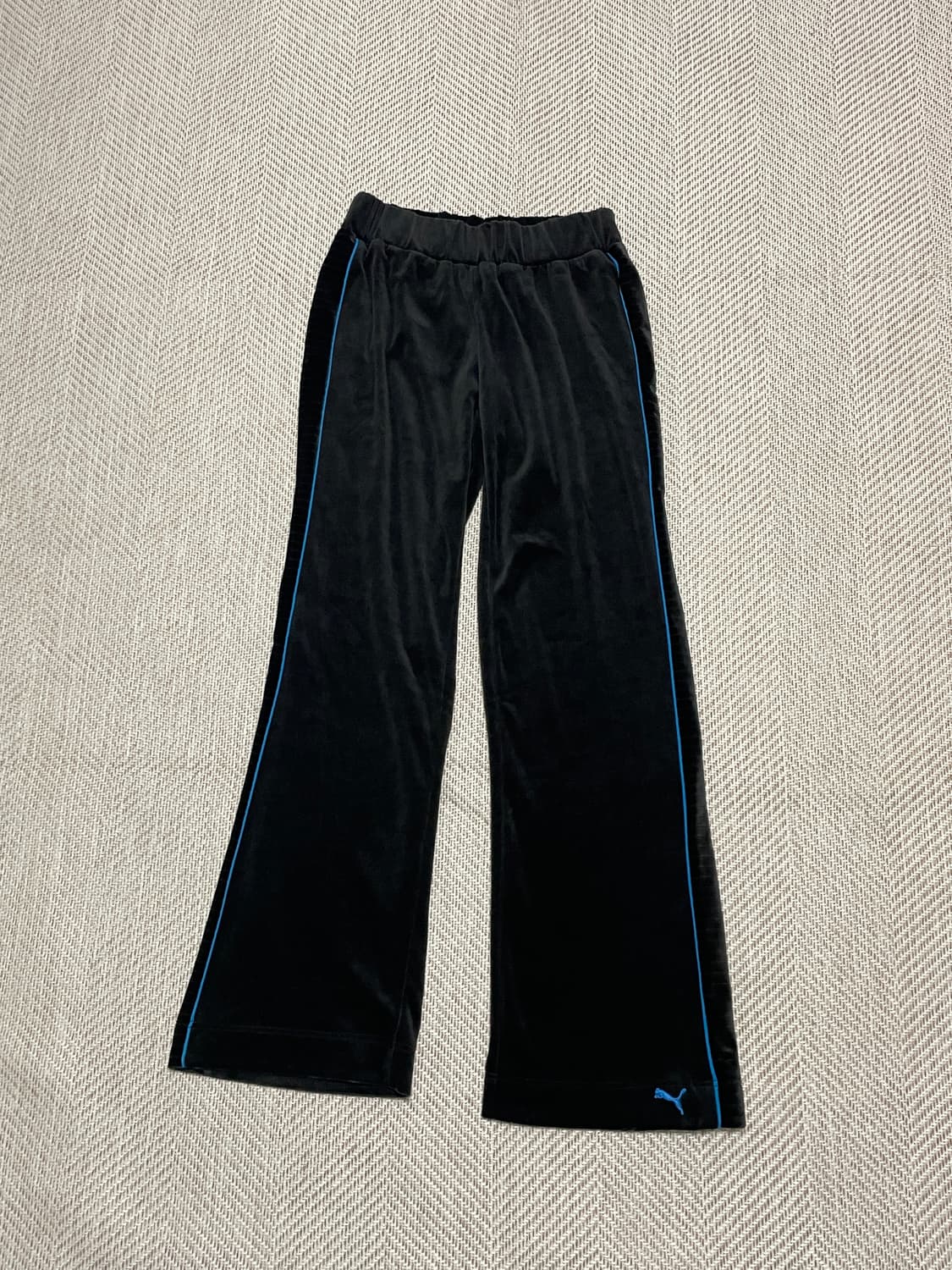 퓨마 벨루어 벨벳 플레어 핏 트랙팬츠  J03233 상품이미지1