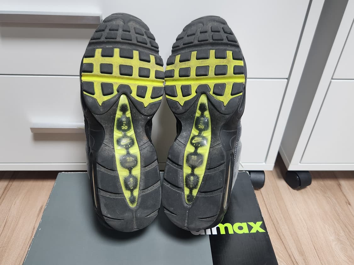 나이키(Nike) 에어맥스 95 OG 네온 2020 285사이즈 상품이미지7