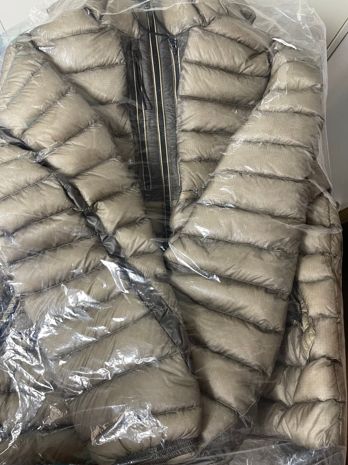 [XL] CP컴퍼니 DD쉘 고글 다운 자켓 빈티지 카키  상품이미지2