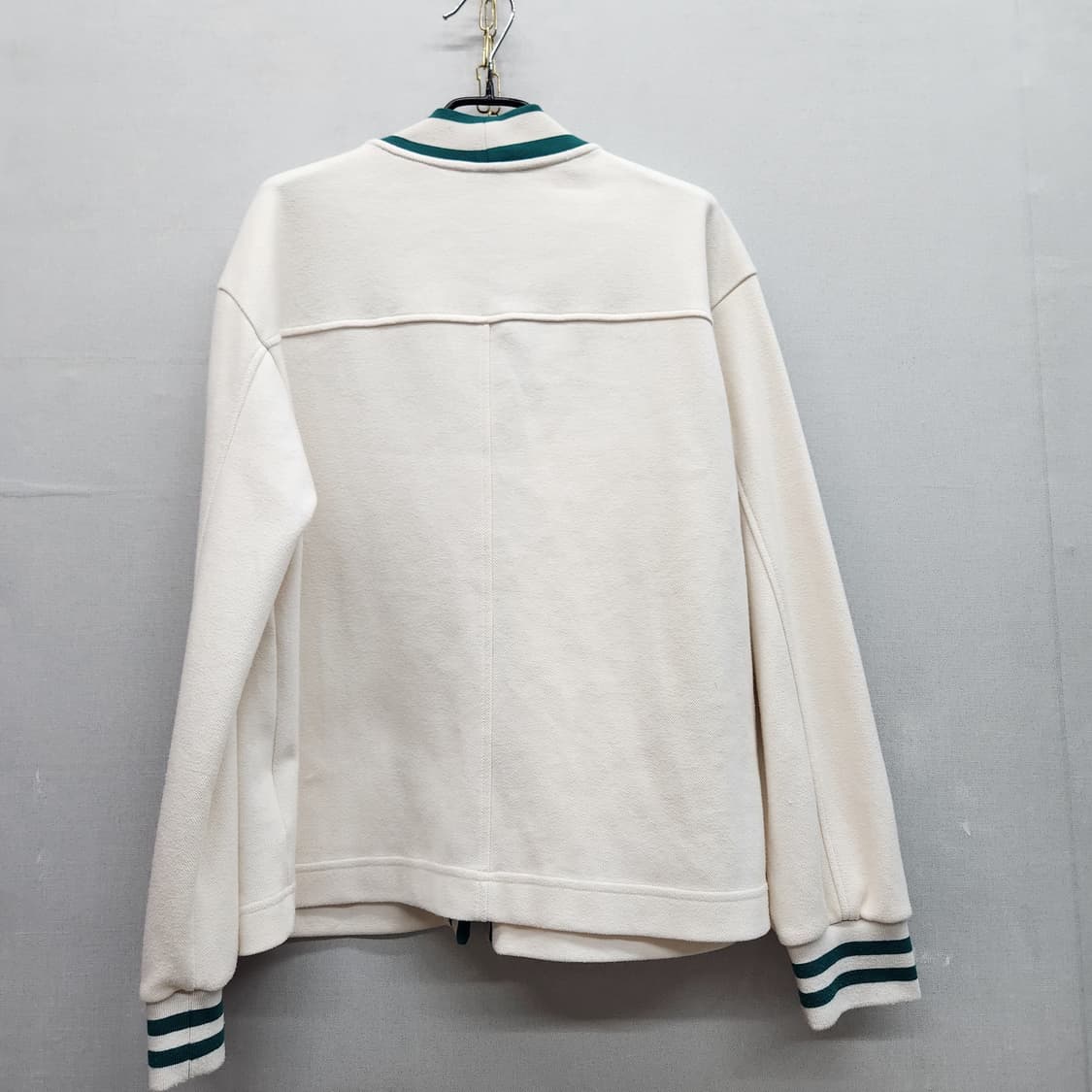 럭키마르쉐 로고 가디건 free(L) 남여공용 상품이미지4