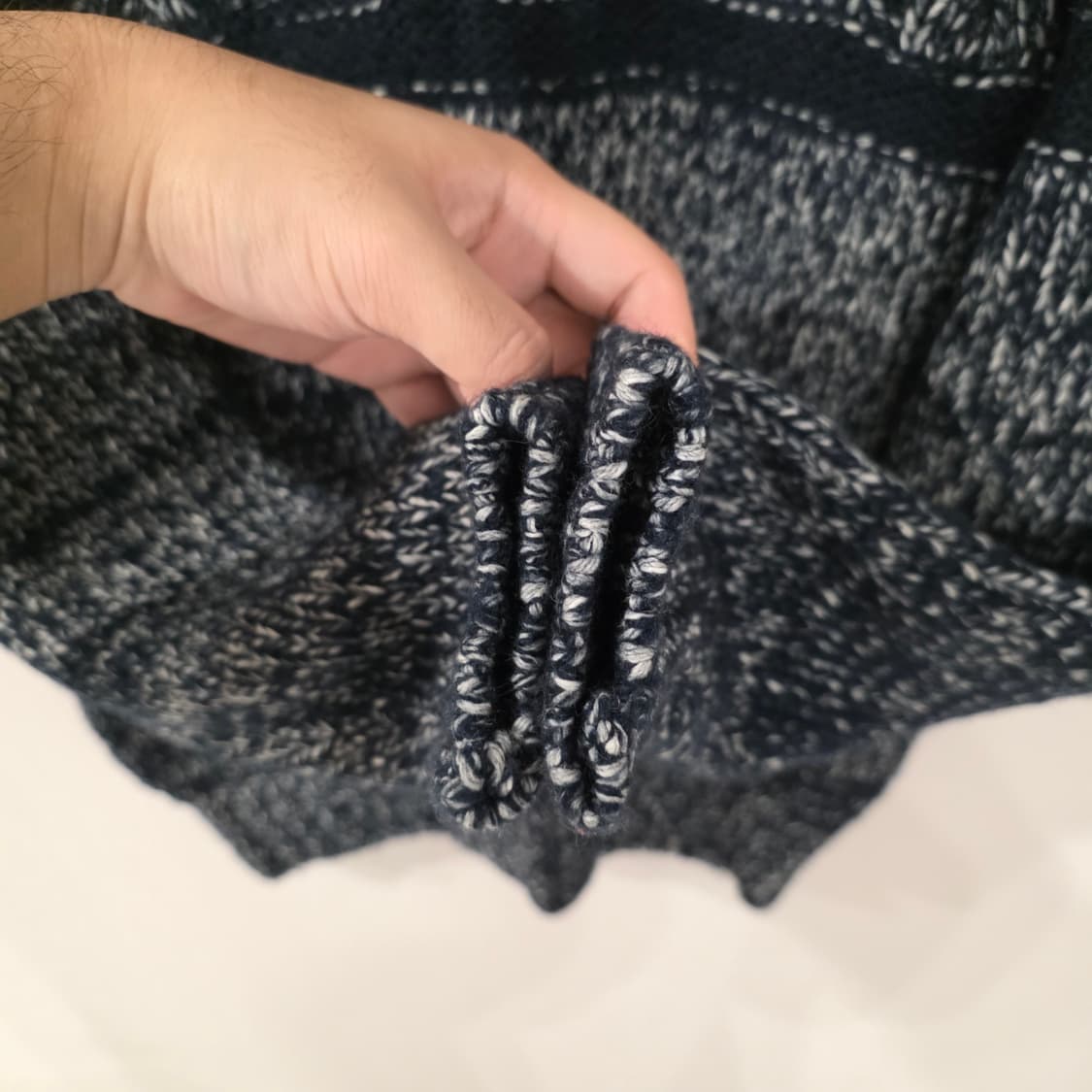 GUESS 게스 남성 니트 M (95-100) 상품이미지4