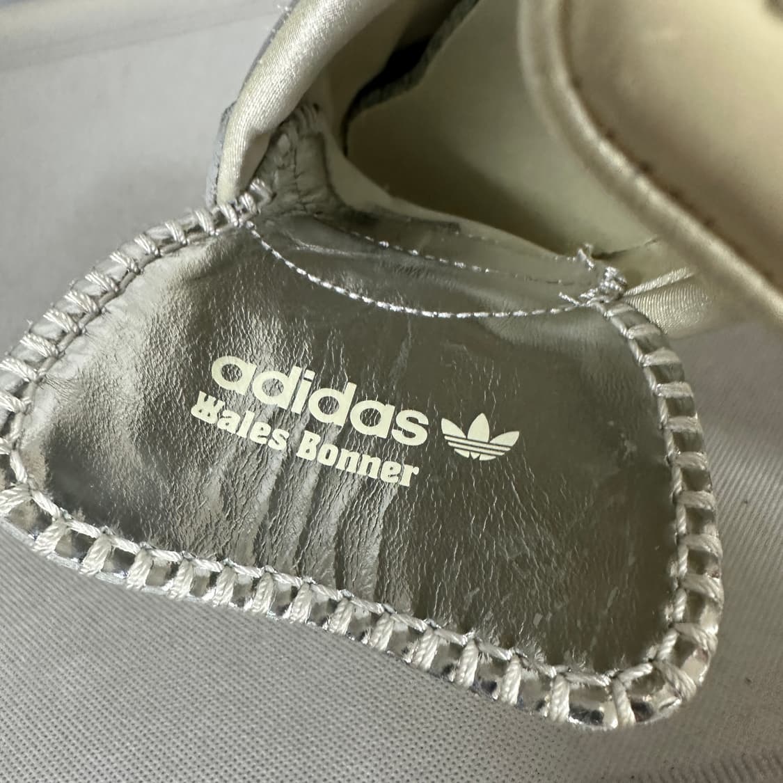 아디다스 x 웨일스 보너 삼바 실버 메탈릭 상품이미지7