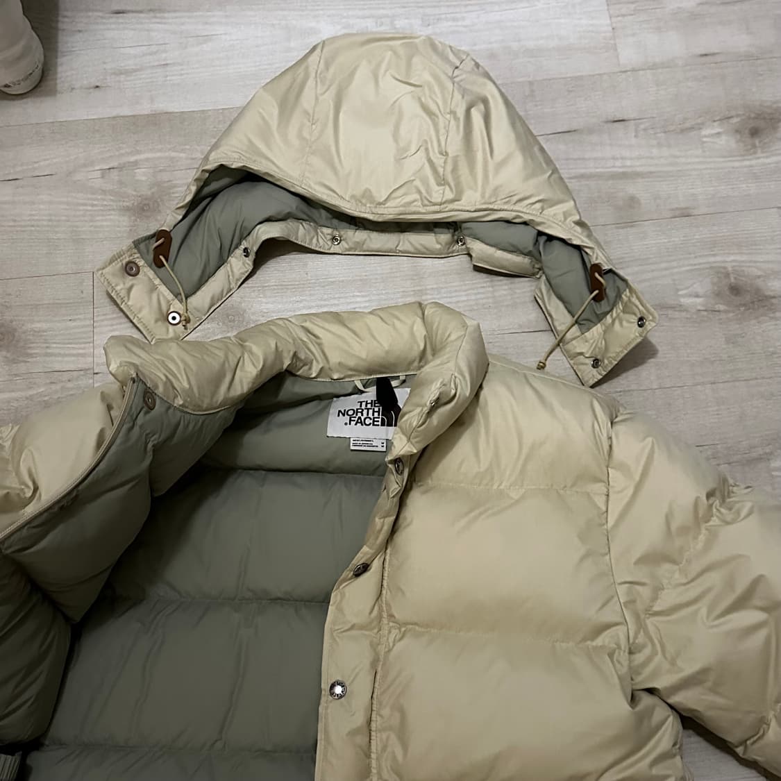 실착1회 완전새상품급 외국판 노스페이스 패딩 상품이미지5
