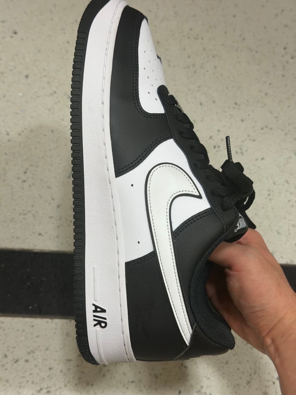 나이키 에어포스 블랙 화이트  상품이미지2