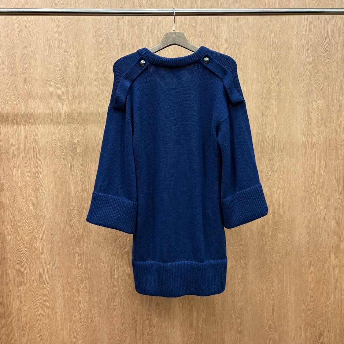 버버리 런던 라운드넥 울 캐시미어 혼방 롱 니트 숄더 버튼 디테일 네이비 상품이미지3