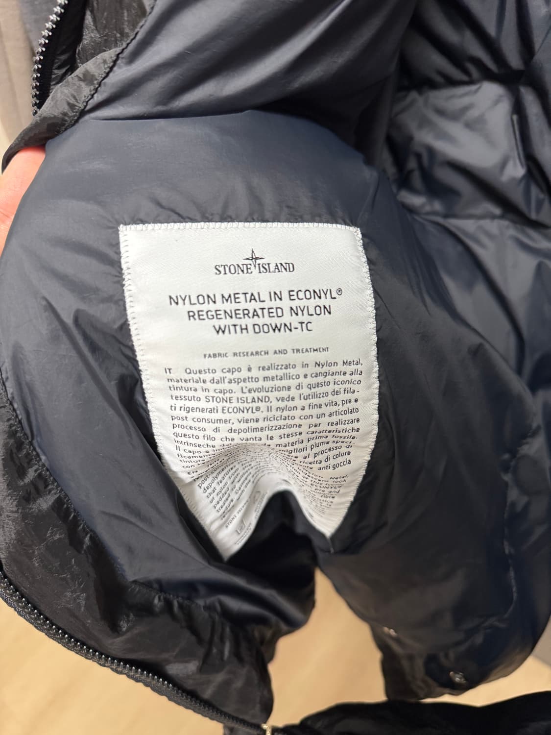스톤아일랜드 나일론메탈 패딩 블랙 상품이미지4