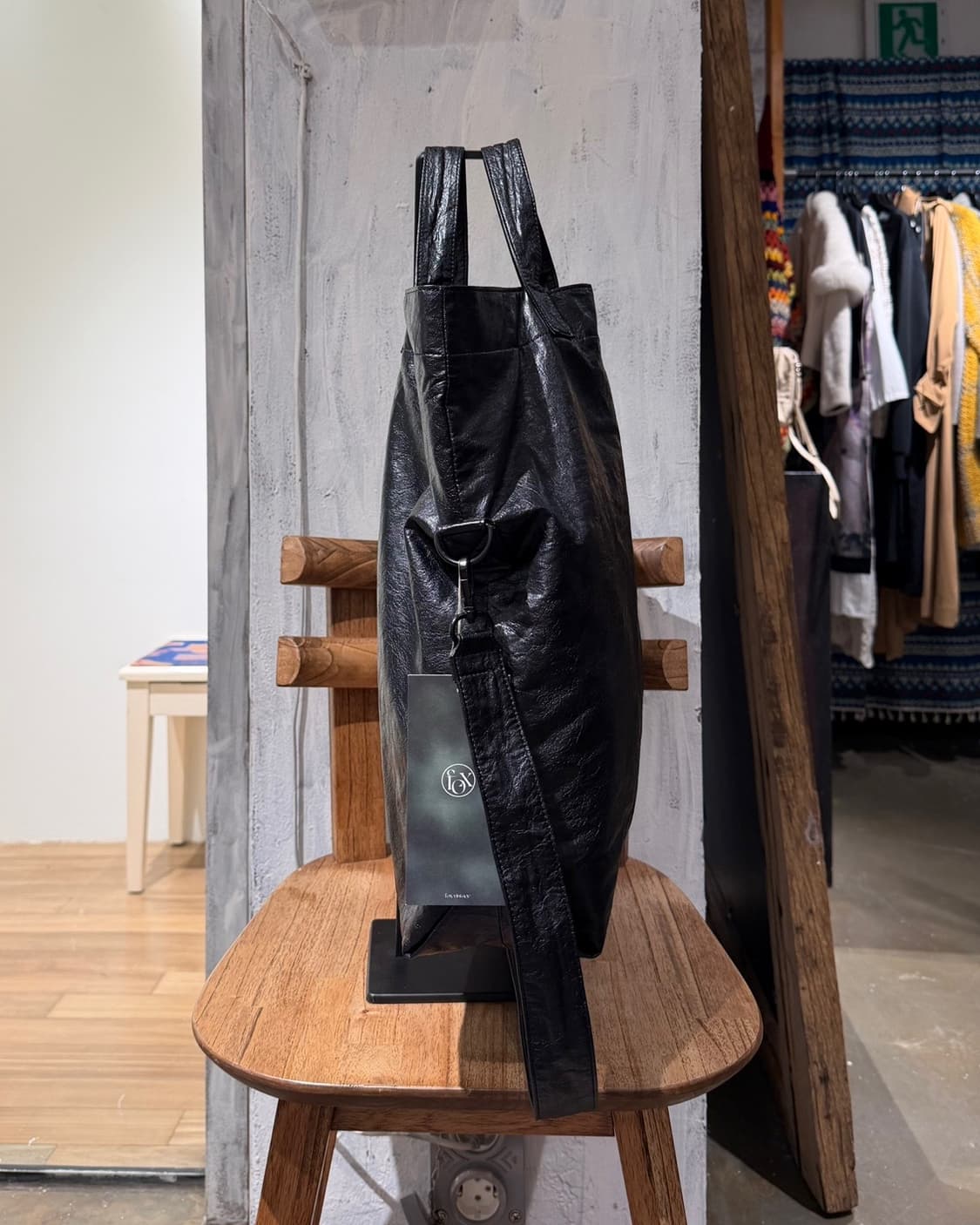 준지 블랙 레더 로고 토트백 상품이미지5