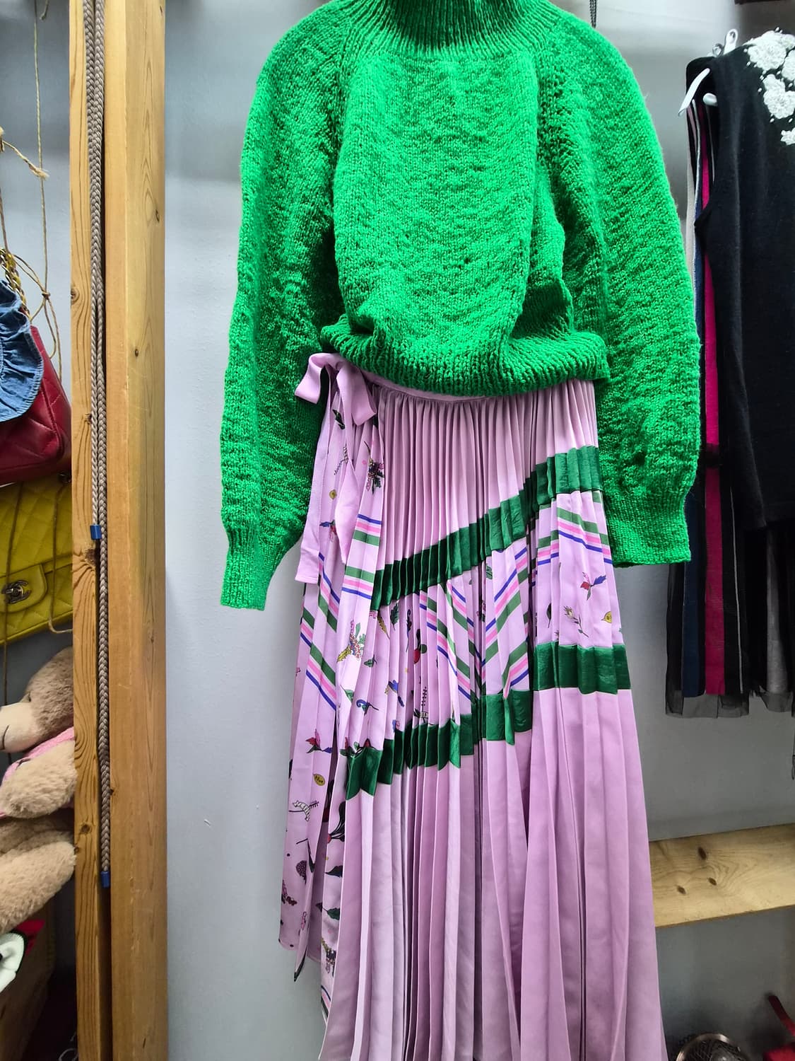 오브제 언발 플리츠스커트. 그린 홀가먼트 핸드메이드니트 상품이미지1