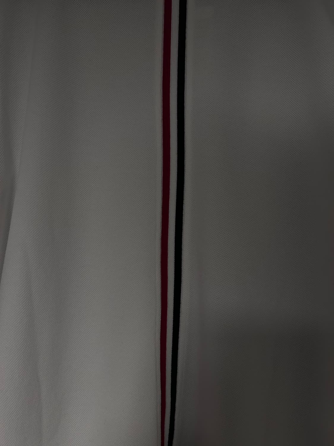 톰브라운 백삼선 스프라이트 카라티 상품이미지1