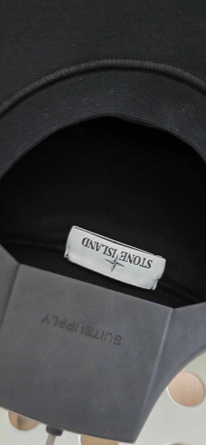 스톤아일랜드 블랙 맨투맨 상품이미지4