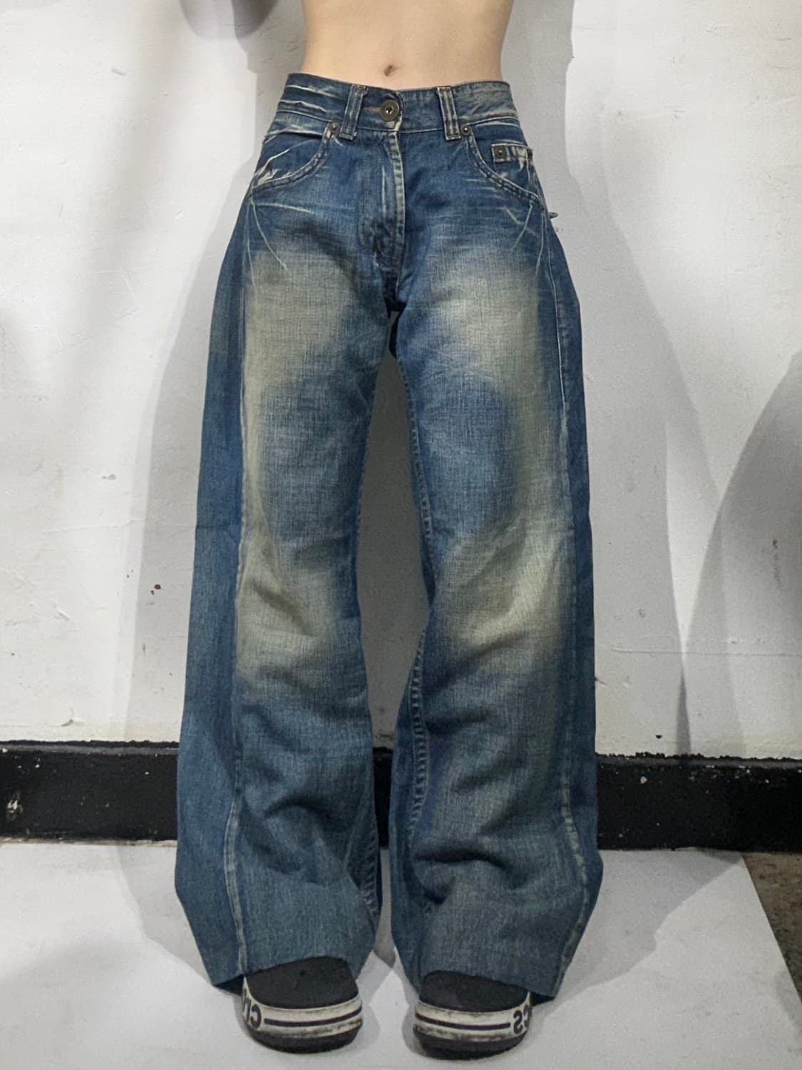 Ck 캘빈 클라인 중청 대대장 포켓 디테일 워싱 와이드 데님 팬츠  상품이미지2